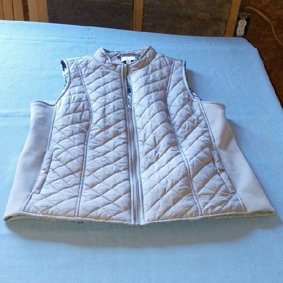 Kim Rogers Jackets & Blazers - Kim Rogers Grey Quilted Sleeveless Vest